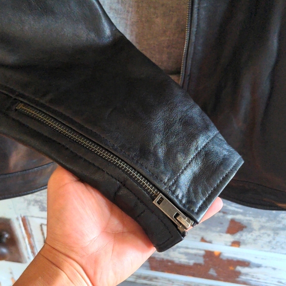 Danier Men's XL leather motorcycle jacket - Picture 7 of 14